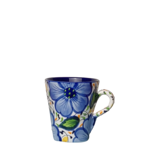 Konisk krus. Volumen 375 ml. Spansk keramik med store blå blomster, grønne blade og hvid bund. Spansk keramik. Farverig keramik.