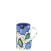 Krus med si og låg. Volumen 275 ml. Spansk keramik med store blå blomster, grønne blade og hvid bund. Spansk keramik. Farverig keramik.