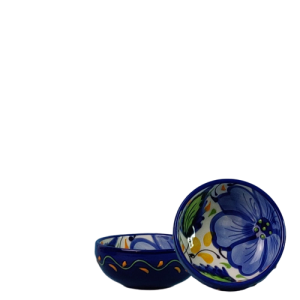 Skål. Ø = 9,5 cm. Vol. 150 ml. Spansk keramik med store blå blomster, grønne blade og hvid bund. Spansk keramik. Farverig keramik.