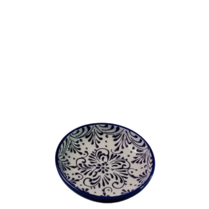 Skål. Ø = 12,5 cm. Vol. 150 ml. Hvid bundfarve, blå glasurperler. Et ensartet og maskulint mønster. Spansk keramik. Farverig keramik.