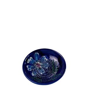 Rasper til hvidløg. Ø = 12,5 cm. Blå bund med valmuer, kornblomster og margeritter i motivet. Spansk keramik. Farverig keramik.