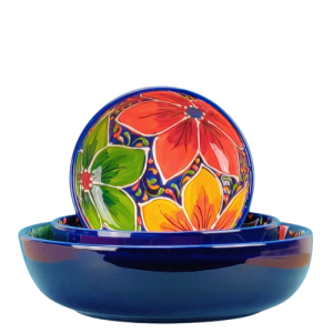Skålesæt. 15 cm + 18 cm + 23 cm. Blå bundfarve med orange, gule og grønne blomster. Ligner liljer. Spansk keramik. Farverig keramik.